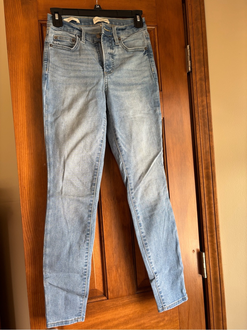 Light Wash Women's Skinny Jeans - Classic High-Rise
